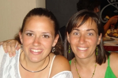 Mabel y Anabel se coordinan muy bien entre ellas  como tiene que ser  cena de scouters-padres  29-7-08